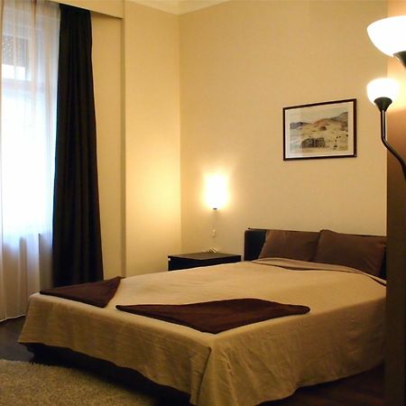 Budapest Suites ภายนอก รูปภาพ