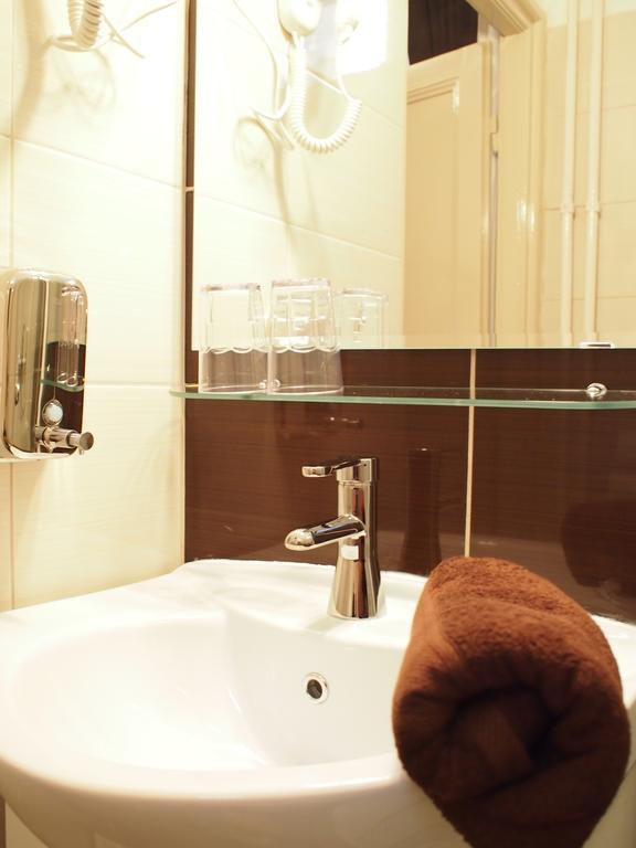 Budapest Suites ภายนอก รูปภาพ